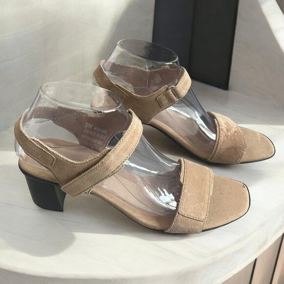 Munro Shoes - Munro Denise Li Suede Chunky Heel Sandals Beige Hook And Loop 9M